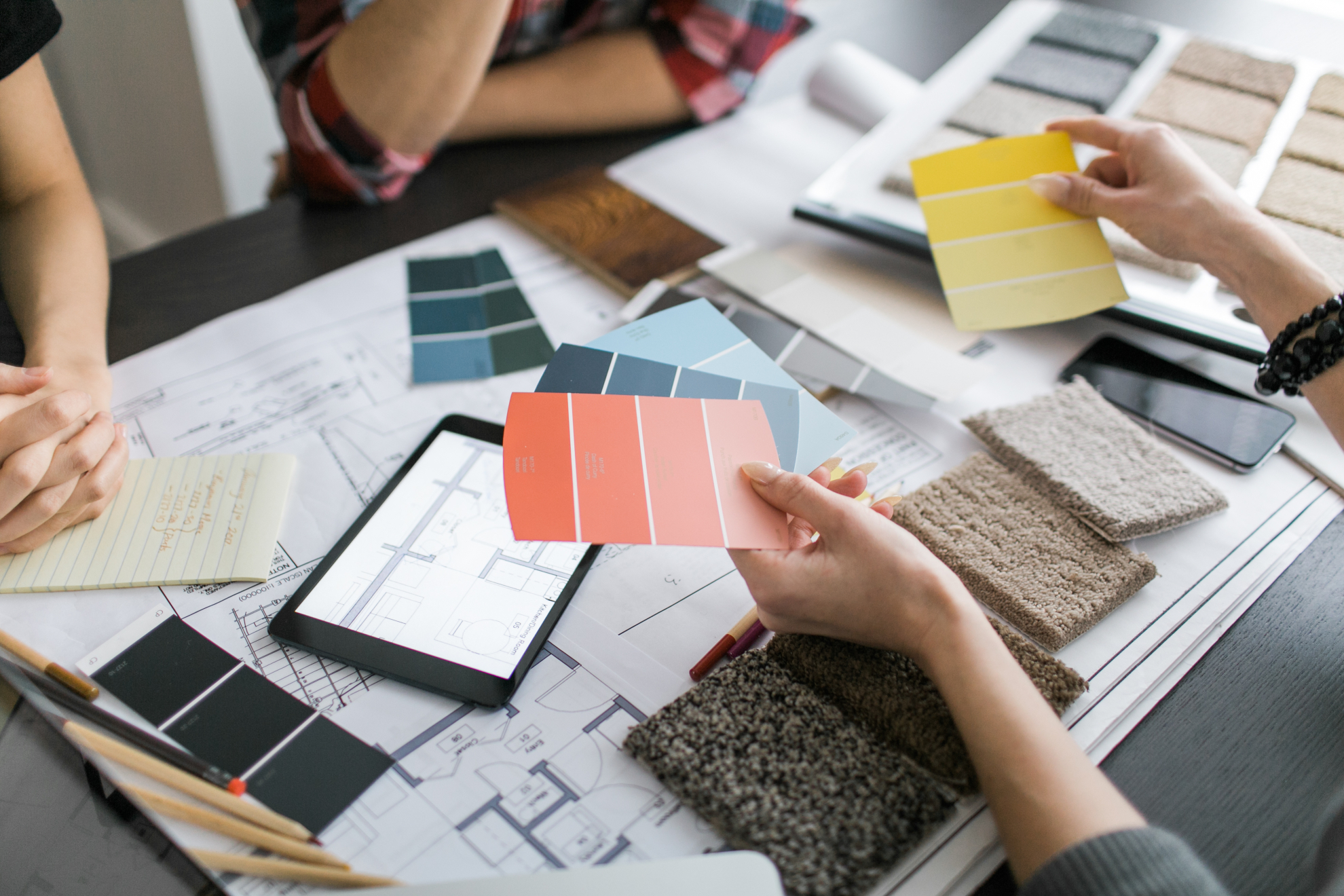 In-home design consultation with countertop samples