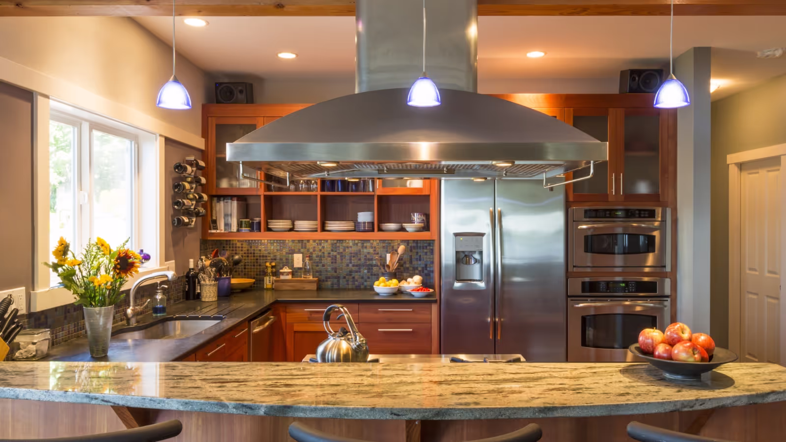 Kitchen layout with new kitchen breakfast countertop