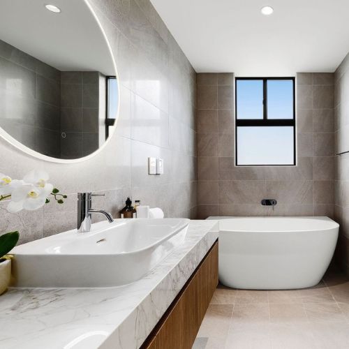 Bergen Dekton scene 1