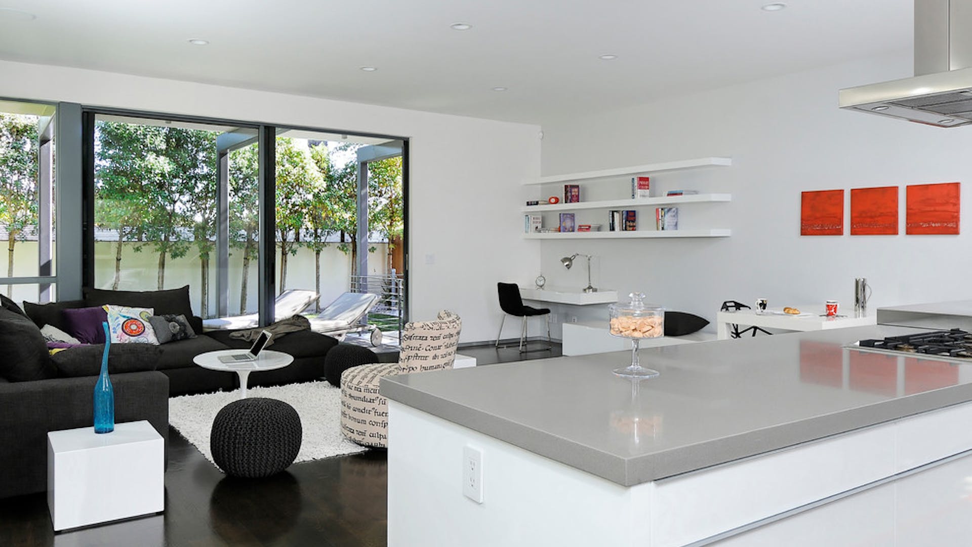 Grey Expo Quartz scene 4