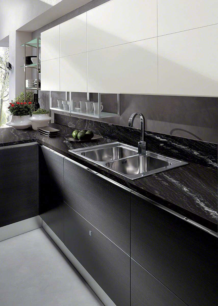 Agatha Black Granite scene 4