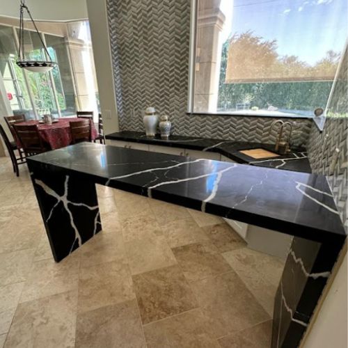 Calacatta Blanche Noir Quartz scene 1