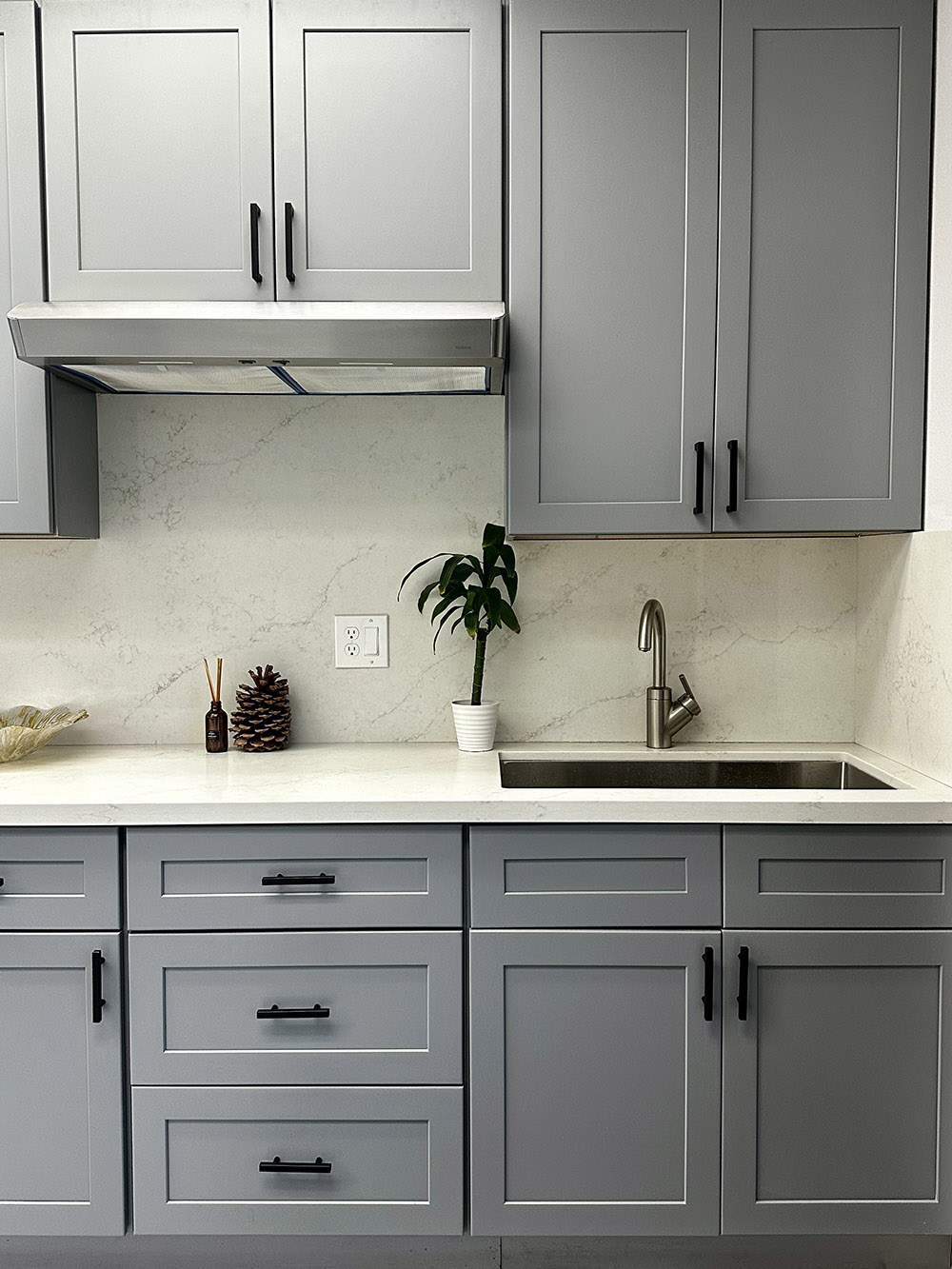 Carrara Luxor Quartz scene 4